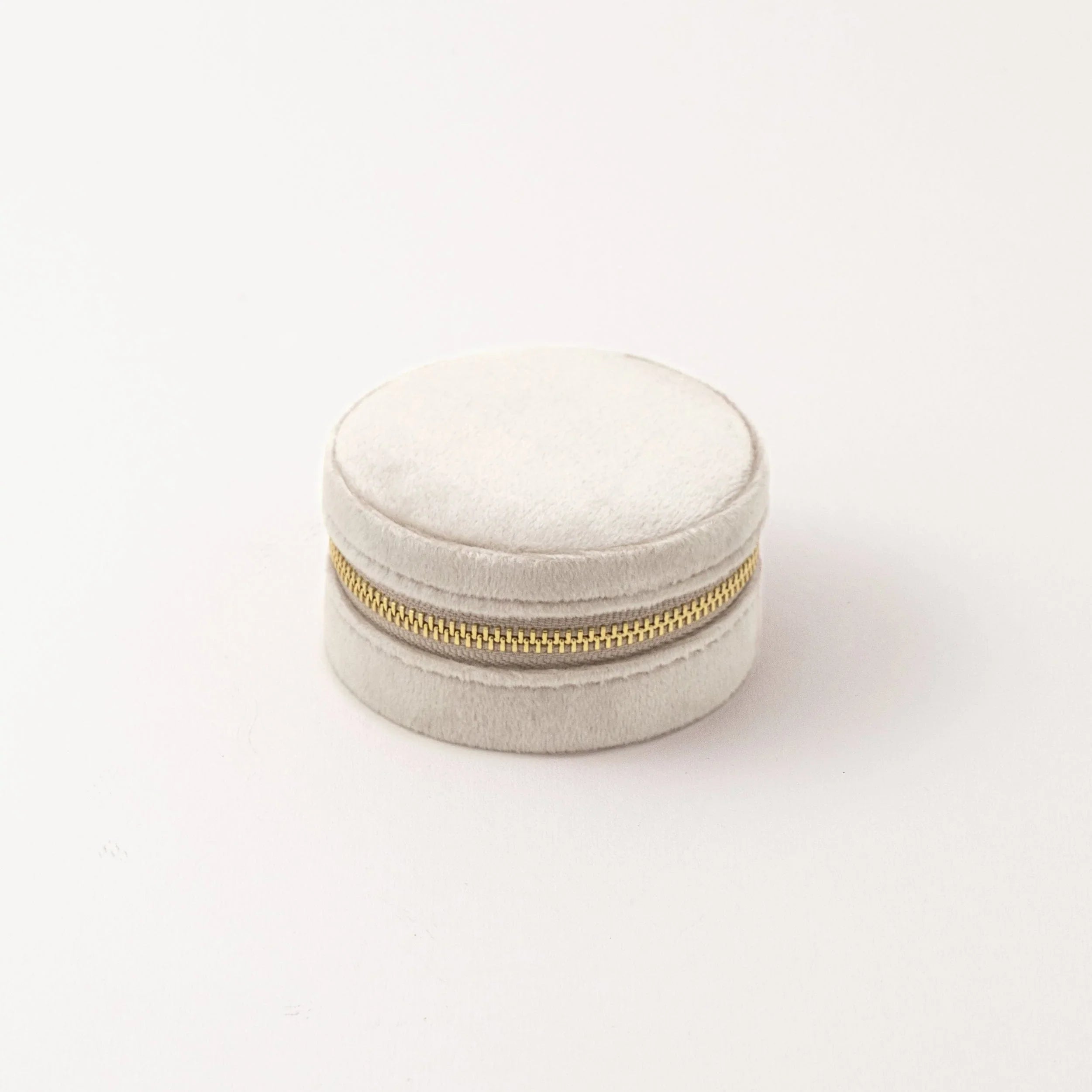 Bon Voyage Circle Travel Case, Two Colors